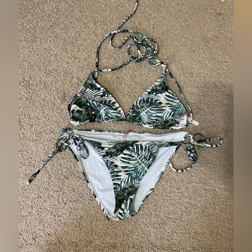 Ardene Swim Green and cream swimsuit‎ bikini set size small